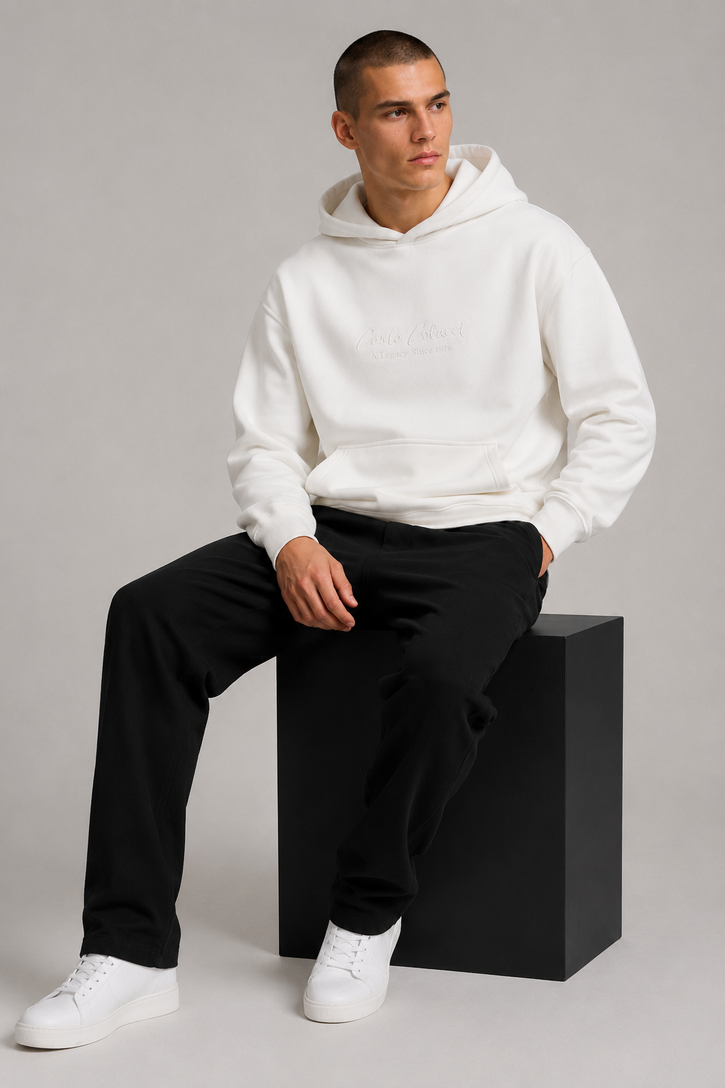 Carlo Colucci Basic Hoodie